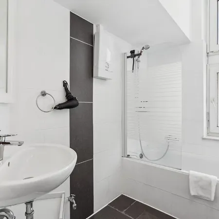 Shiny Homes - Modern & Cozy In Mitte Apartment *